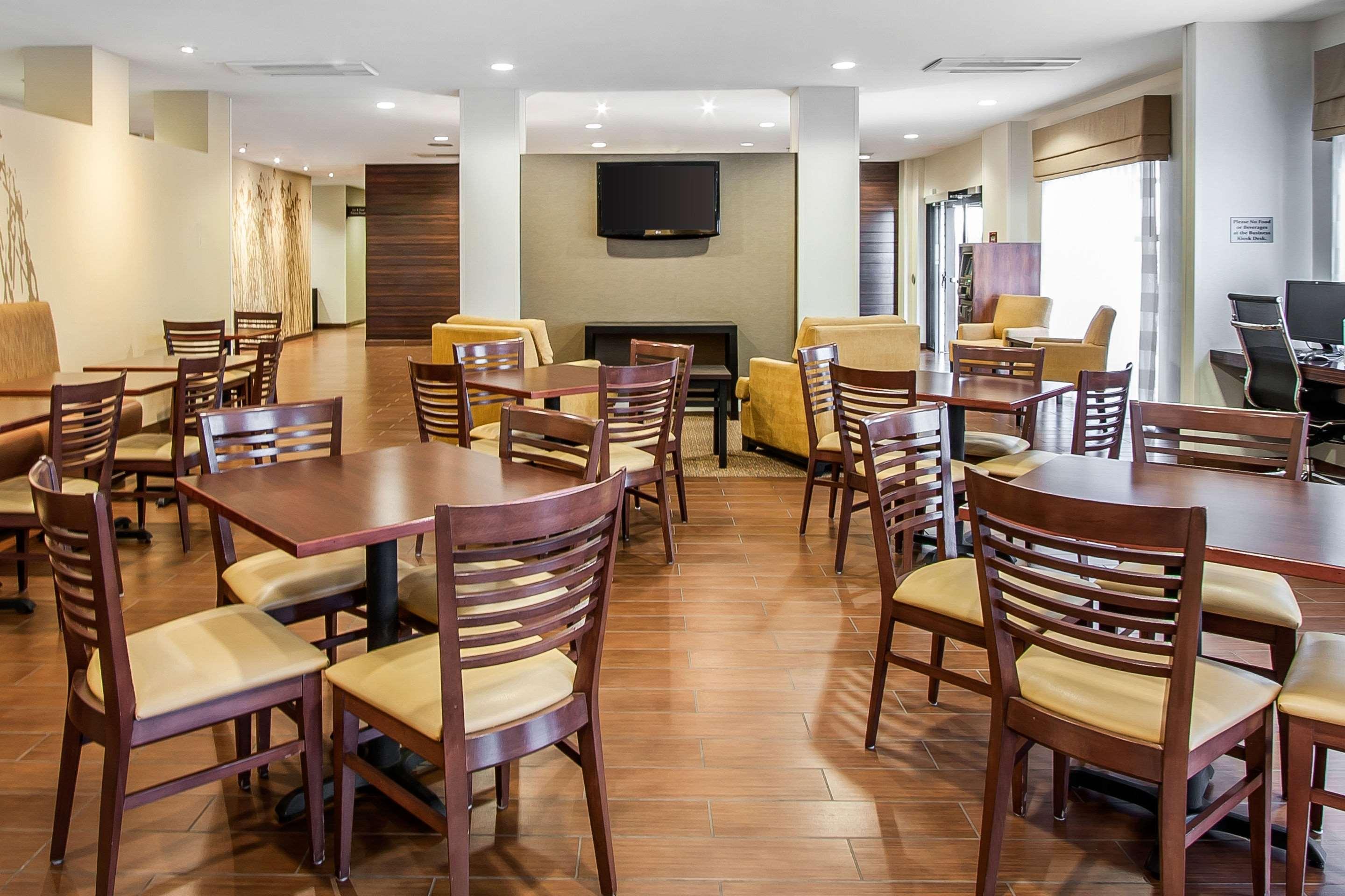 Sleep Inn & Suites Grand Forks Near Alerus Center Zewnętrze zdjęcie