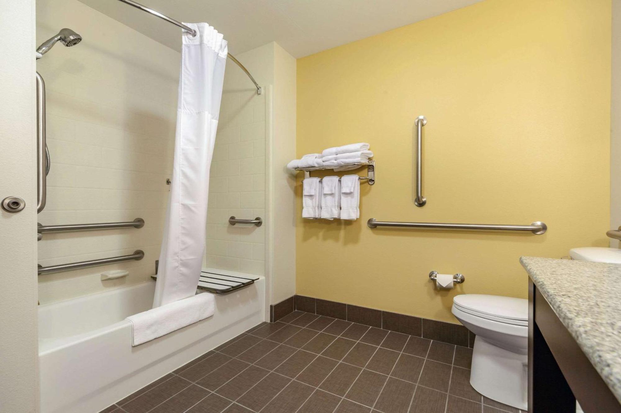 Sleep Inn & Suites Grand Forks Near Alerus Center Zewnętrze zdjęcie