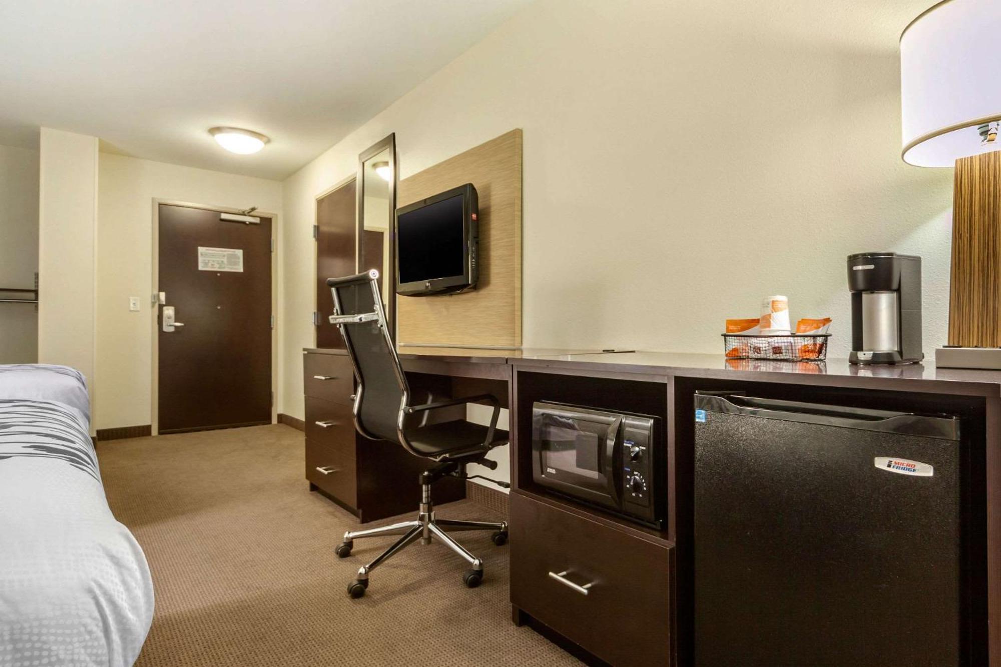 Sleep Inn & Suites Grand Forks Near Alerus Center Zewnętrze zdjęcie