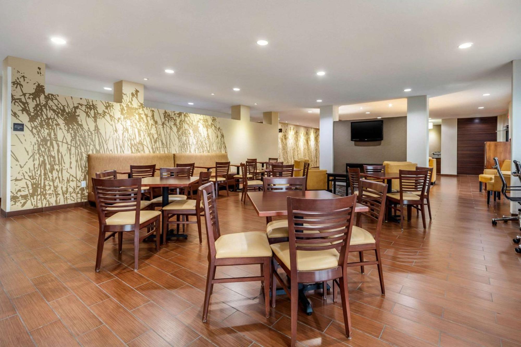 Sleep Inn & Suites Grand Forks Near Alerus Center Zewnętrze zdjęcie