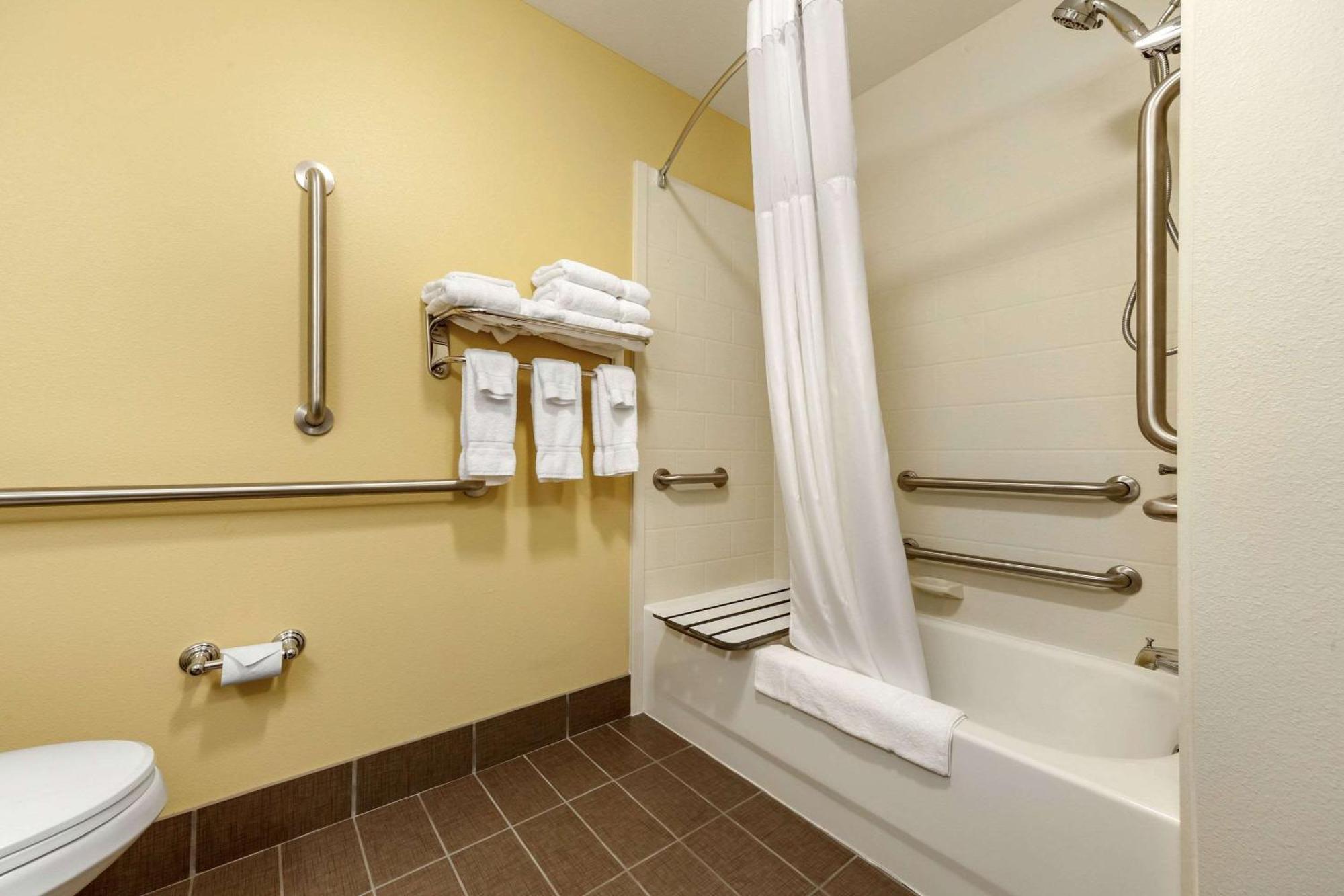 Sleep Inn & Suites Grand Forks Near Alerus Center Zewnętrze zdjęcie